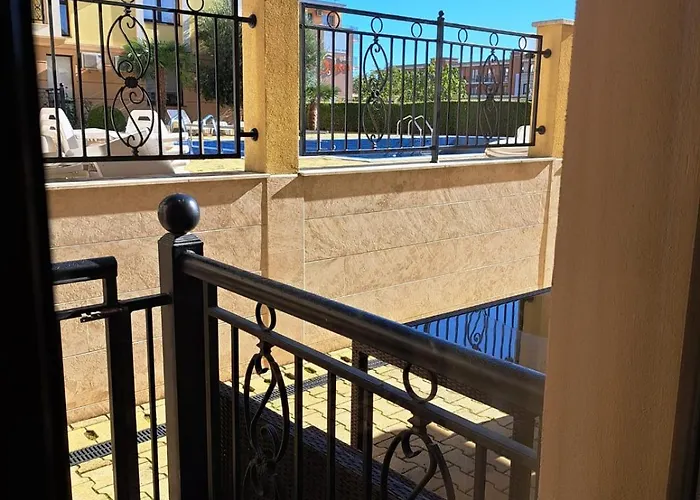 Domus Extra Sveti Vlas